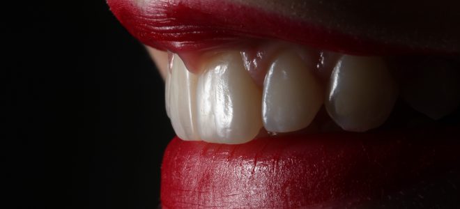 Implantes Dentales: Restaurando Sonrisas y Funciones